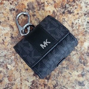 Michael Kors airpod case